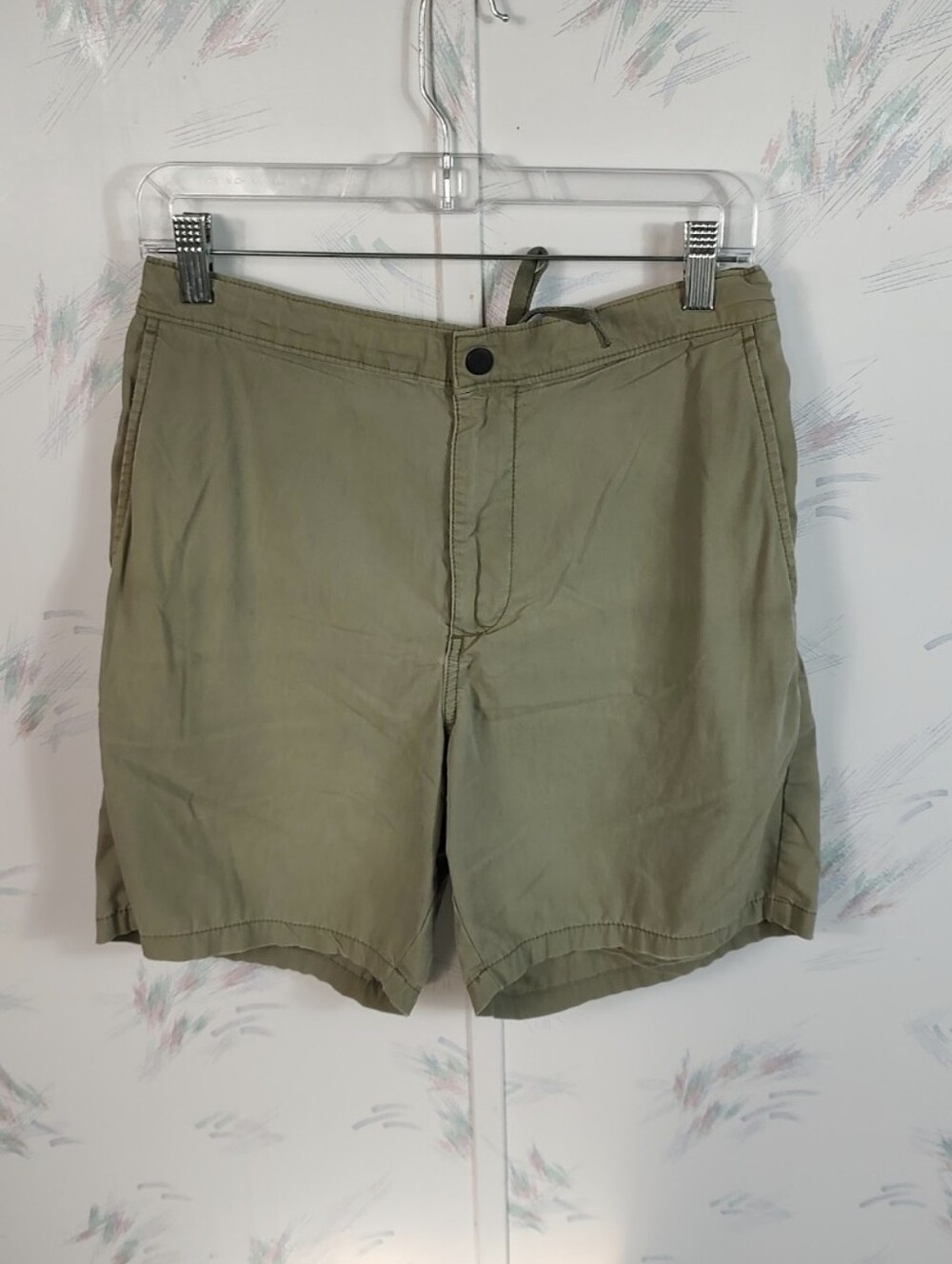 Old Navy Men's Tech Pull On Shorts Olive Green M